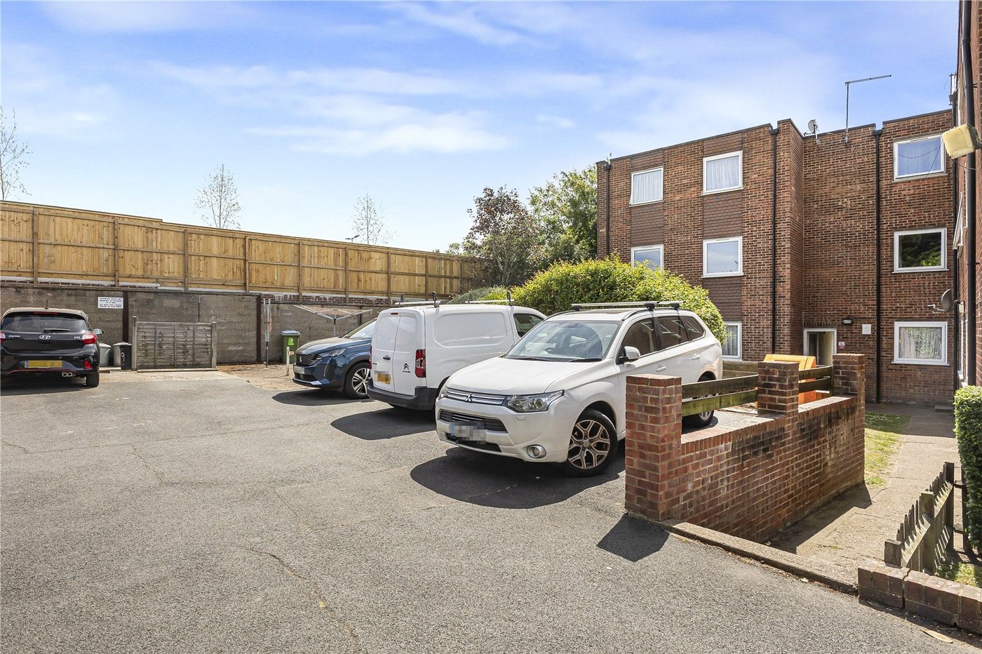 2 bedroom property for sale in London Road | Robinson Jackson