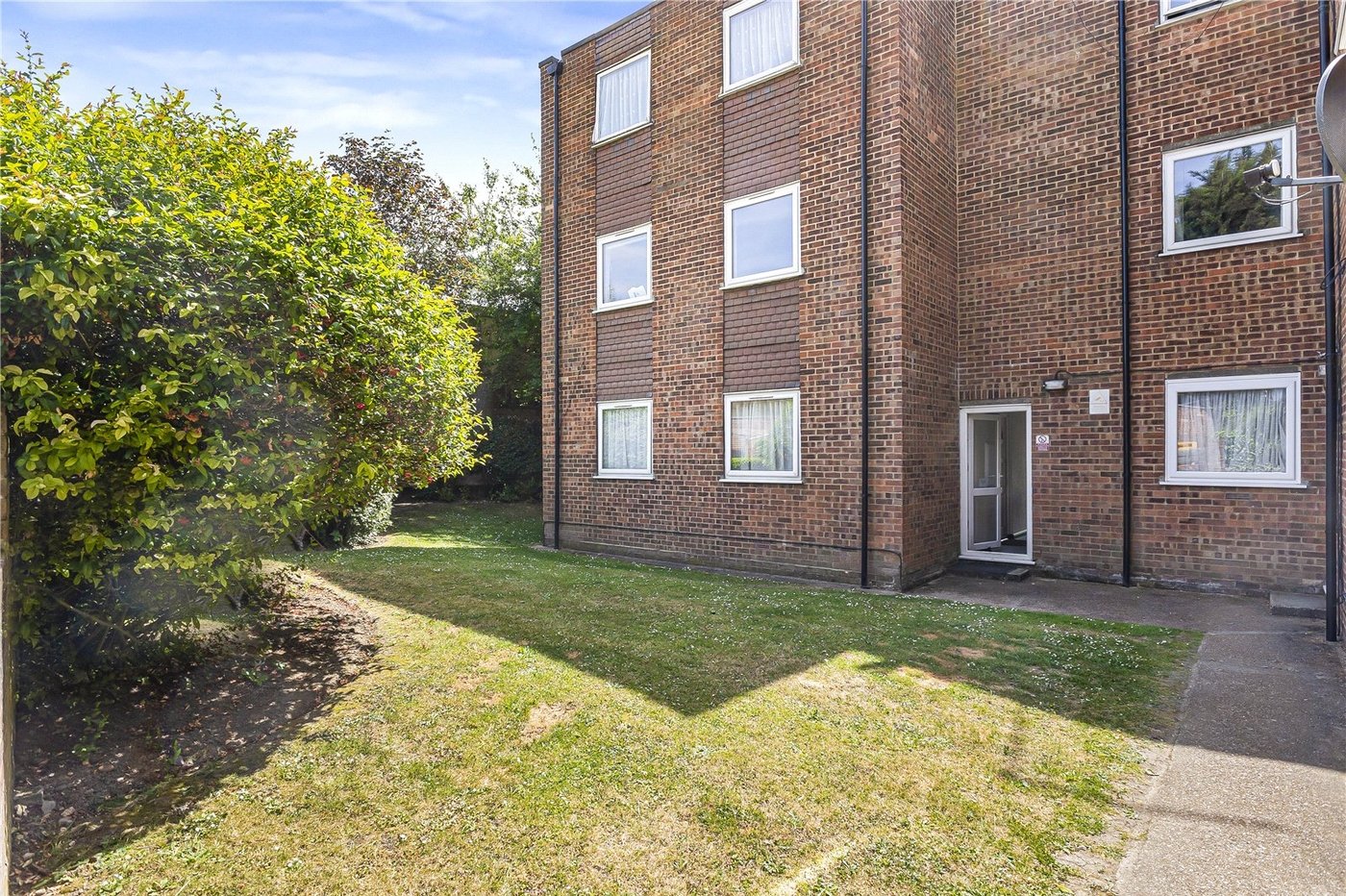 2 bedroom property for sale in London Road | Robinson Jackson