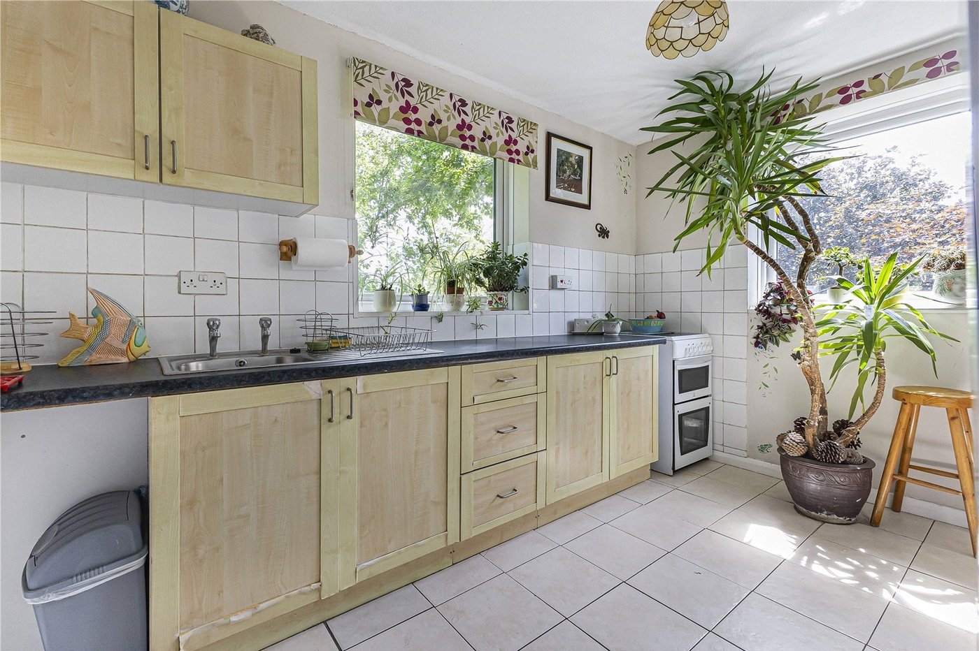 2 bedroom property for sale in London Road | Robinson Jackson