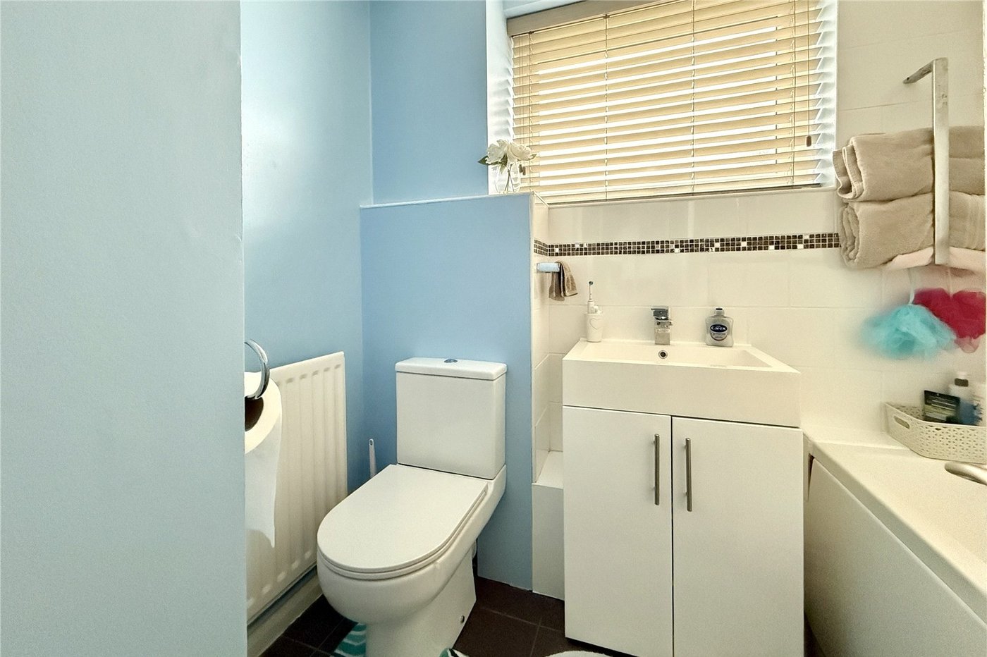 2 bedroom property for sale in London Road | Robinson Jackson
