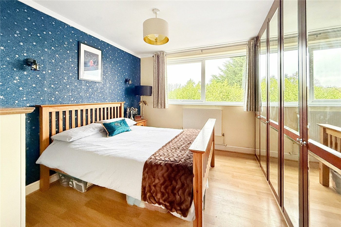 2 bedroom property for sale in London Road | Robinson Jackson