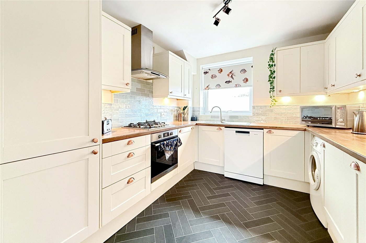2 bedroom property for sale in London Road | Robinson Jackson