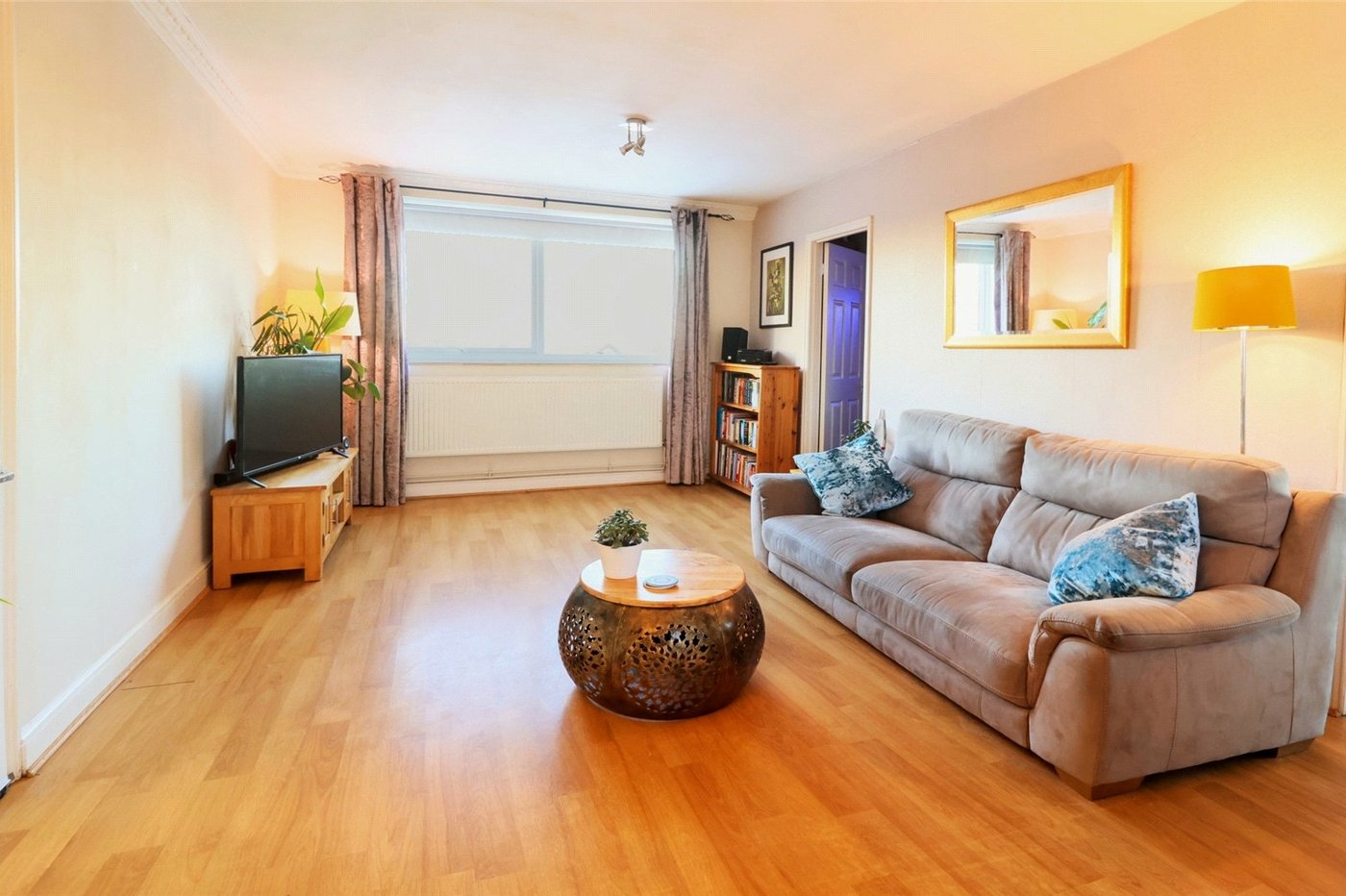 2 bedroom property for sale in London Road | Robinson Jackson