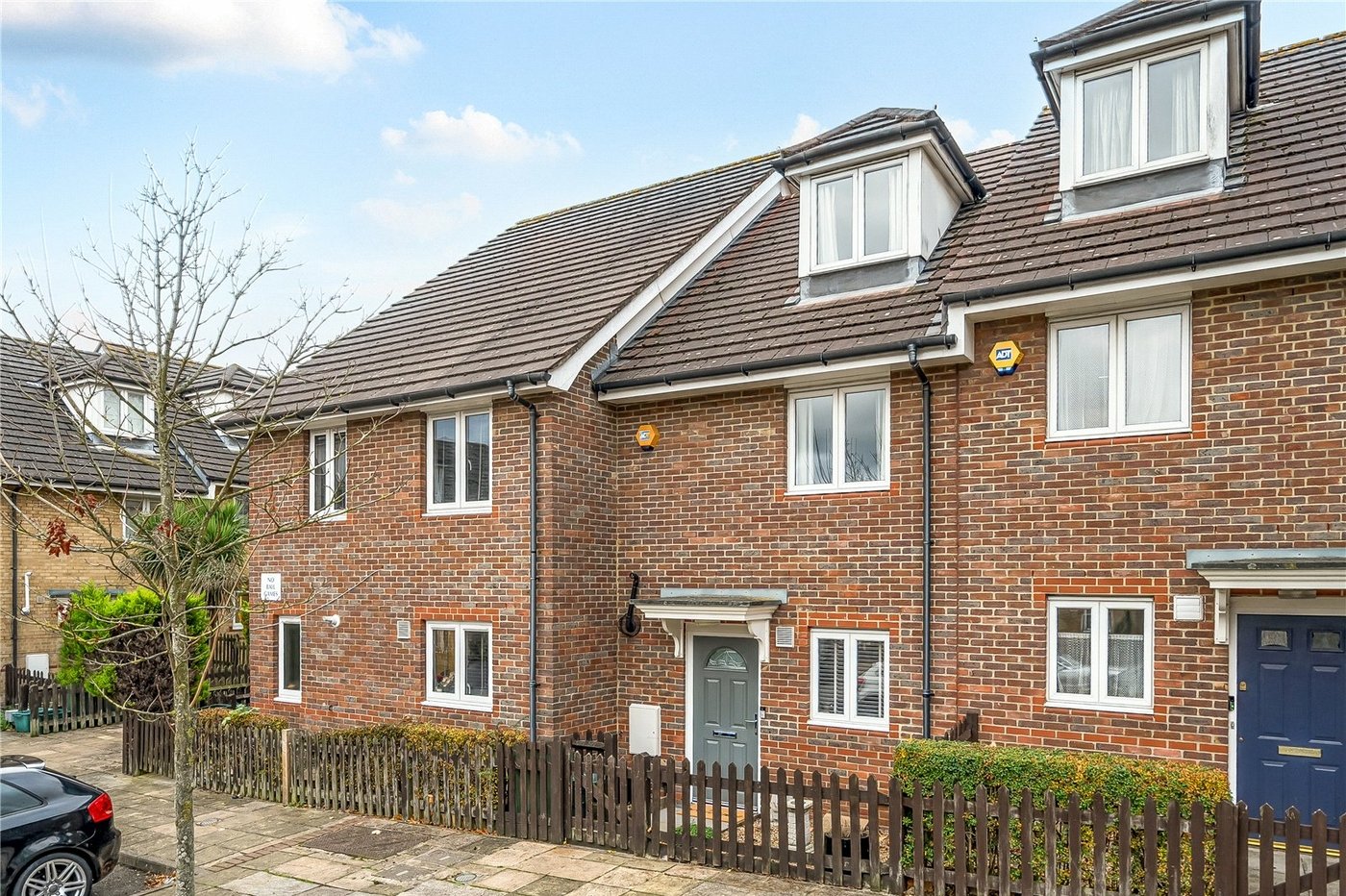 3 bedroom house for sale in London | Robinson Jackson