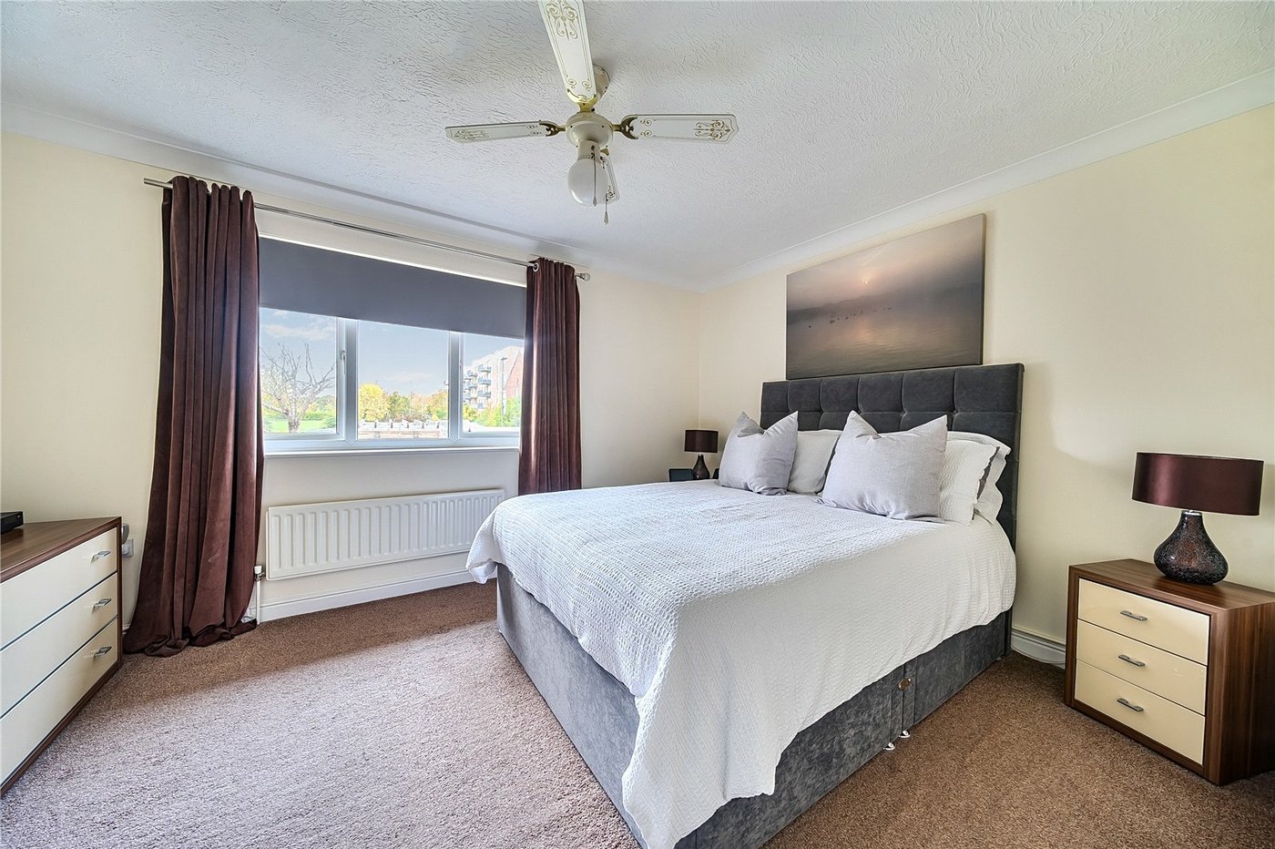 3 bedroom house for sale in London | Robinson Jackson