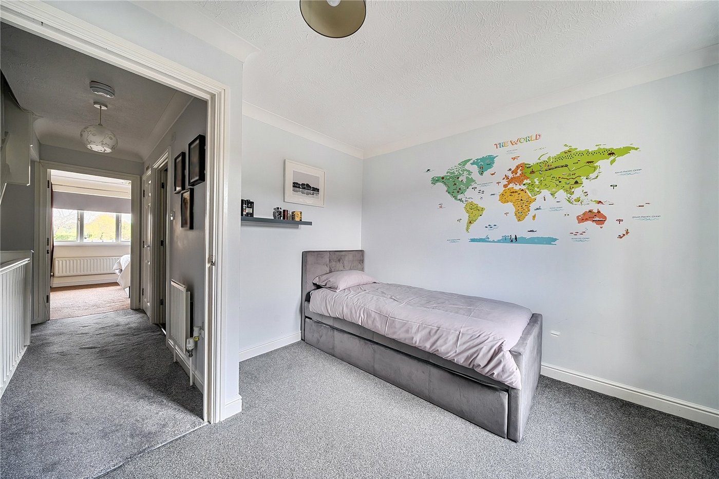 3 bedroom house for sale in London | Robinson Jackson