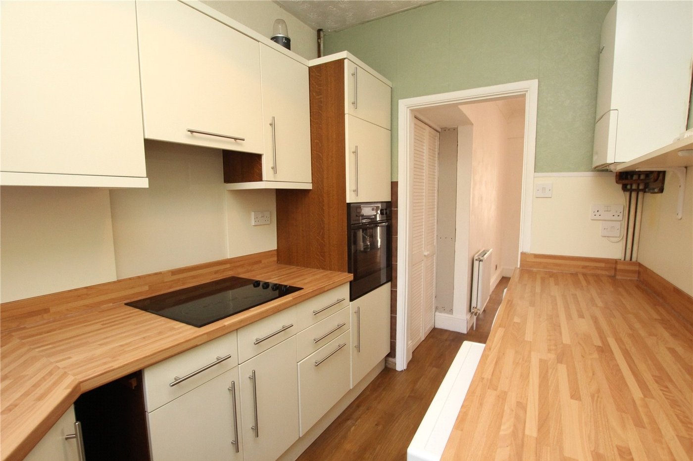 2 bedroom house for sale in London | Robinson Jackson