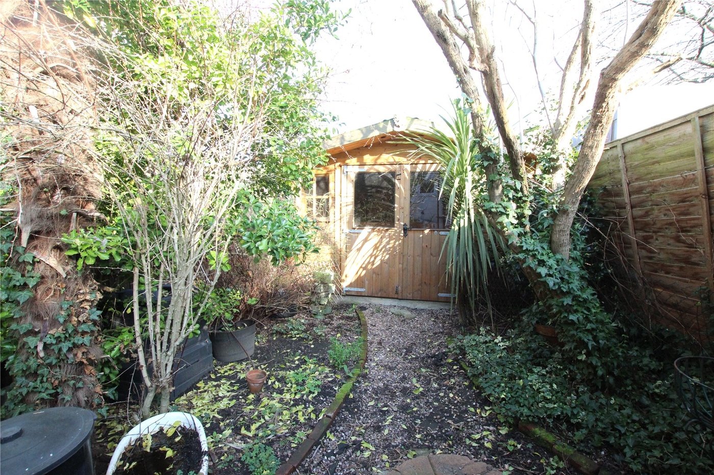 2 bedroom house for sale in London | Robinson Jackson