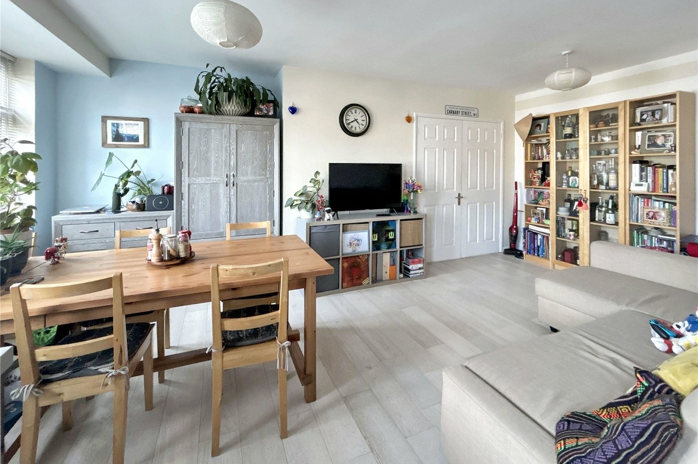 2 bedroom property for sale in Blackfen | Robinson Jackson
