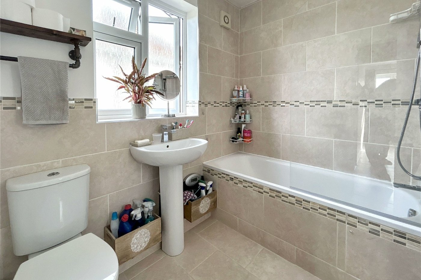 2 bedroom property for sale in Blackfen | Robinson Jackson