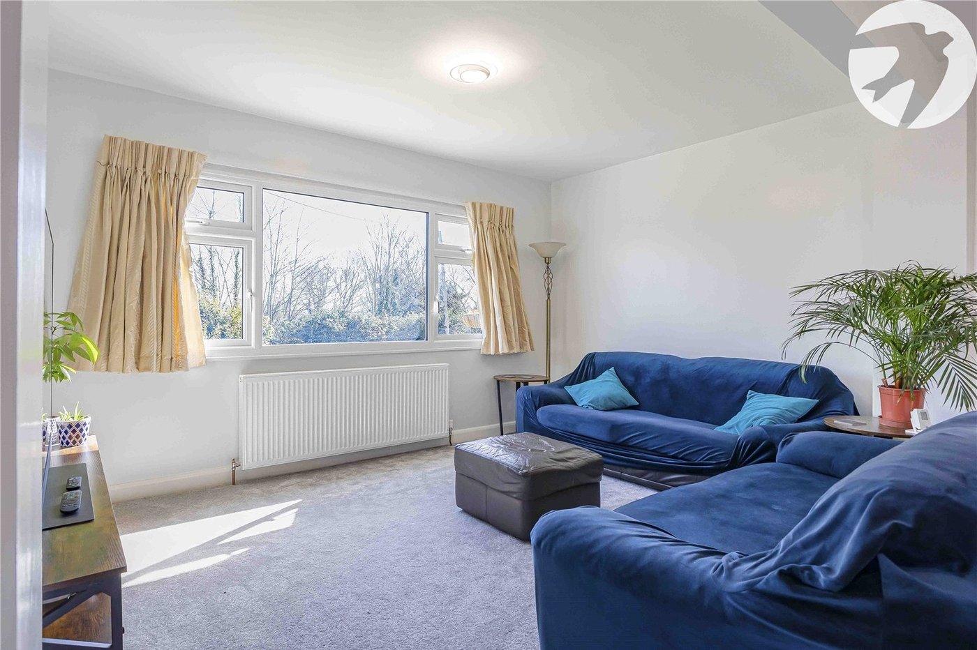 3 bedroom bungalow for sale in Cuxton | Robinson Michael & Jackson