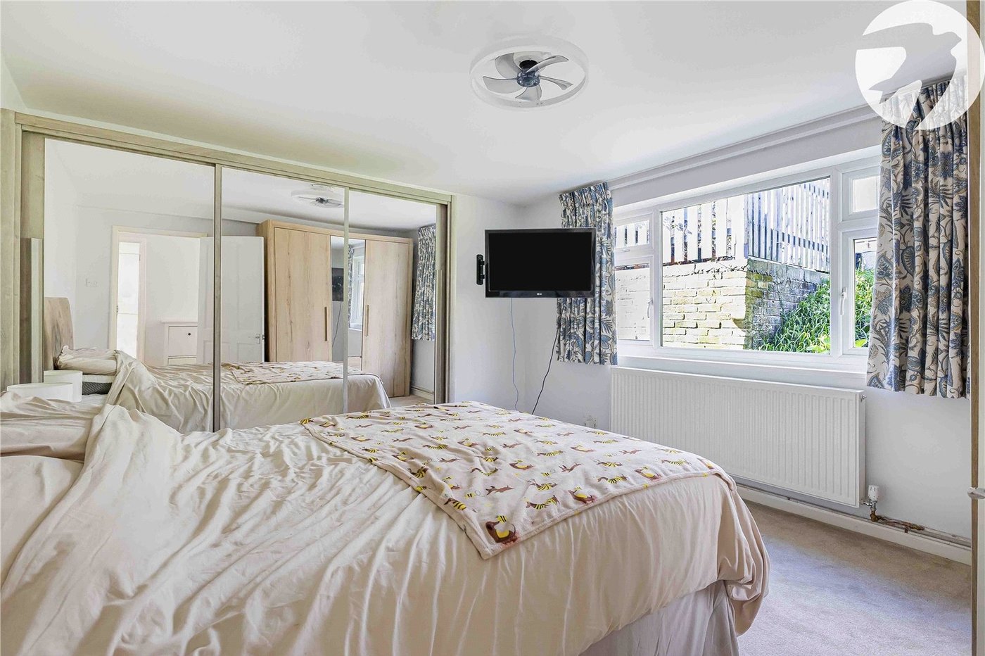 3 bedroom bungalow for sale in Cuxton | Robinson Michael & Jackson