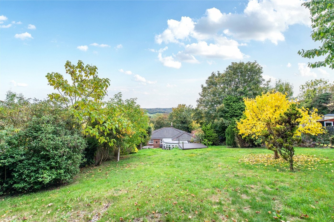 4 bedroom bungalow for sale in Cuxton | Robinson Michael & Jackson