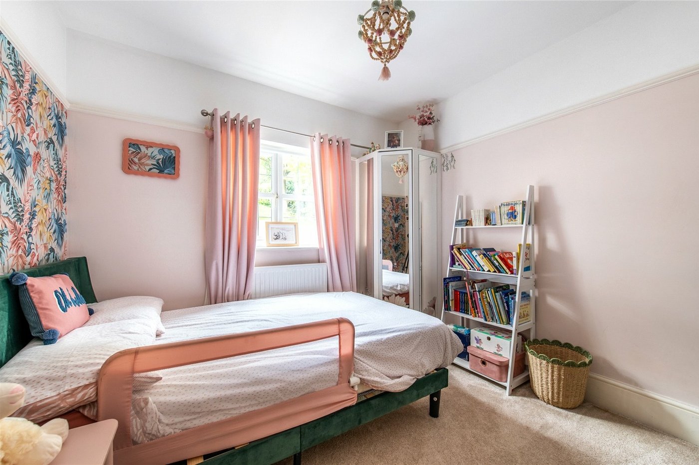 4 bedroom bungalow for sale in Cuxton | Robinson Michael & Jackson