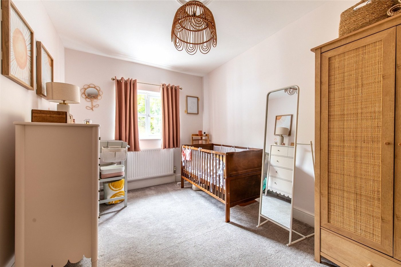 4 bedroom bungalow for sale in Cuxton | Robinson Michael & Jackson