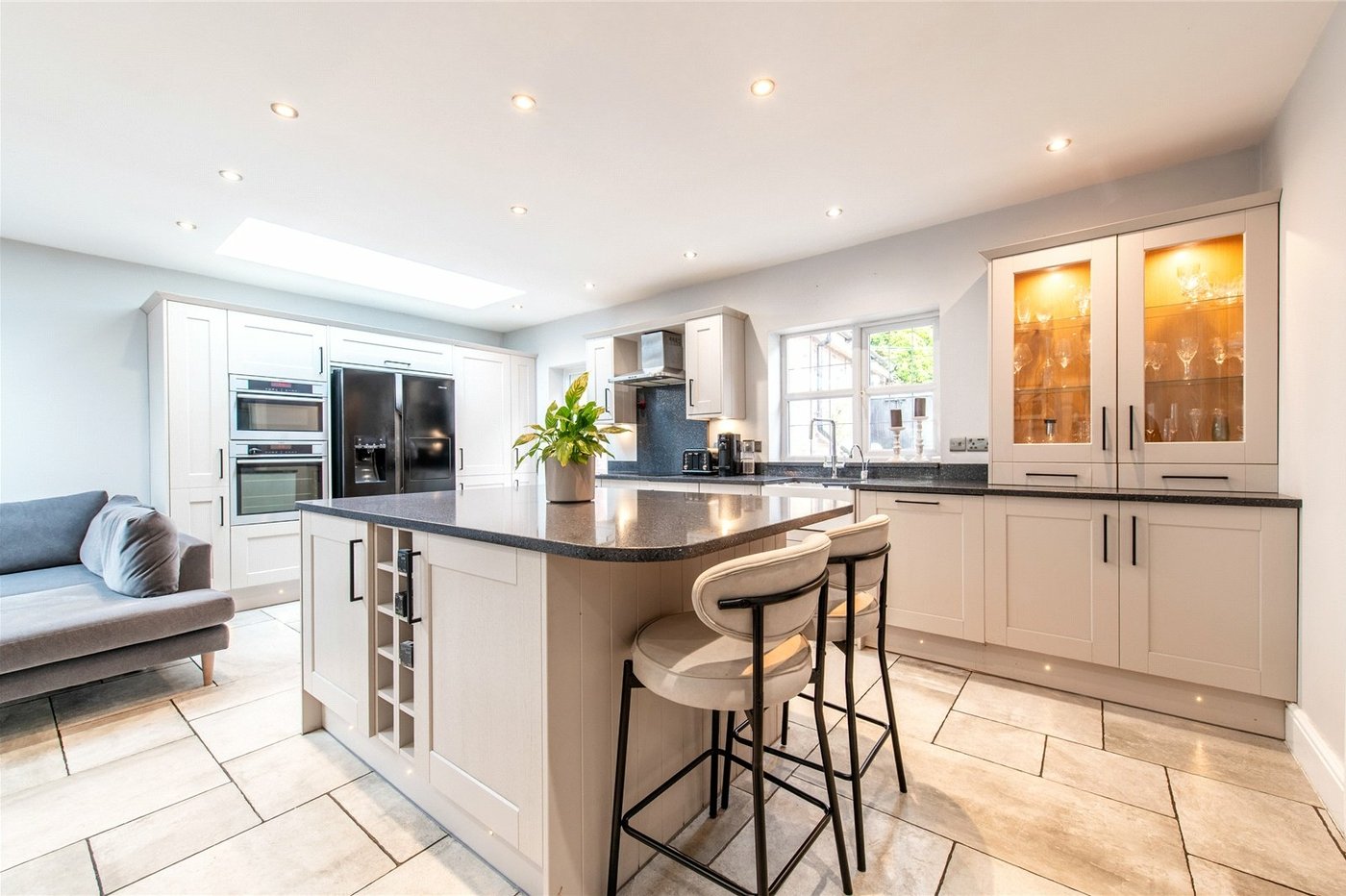 4 bedroom bungalow for sale in Cuxton | Robinson Michael & Jackson