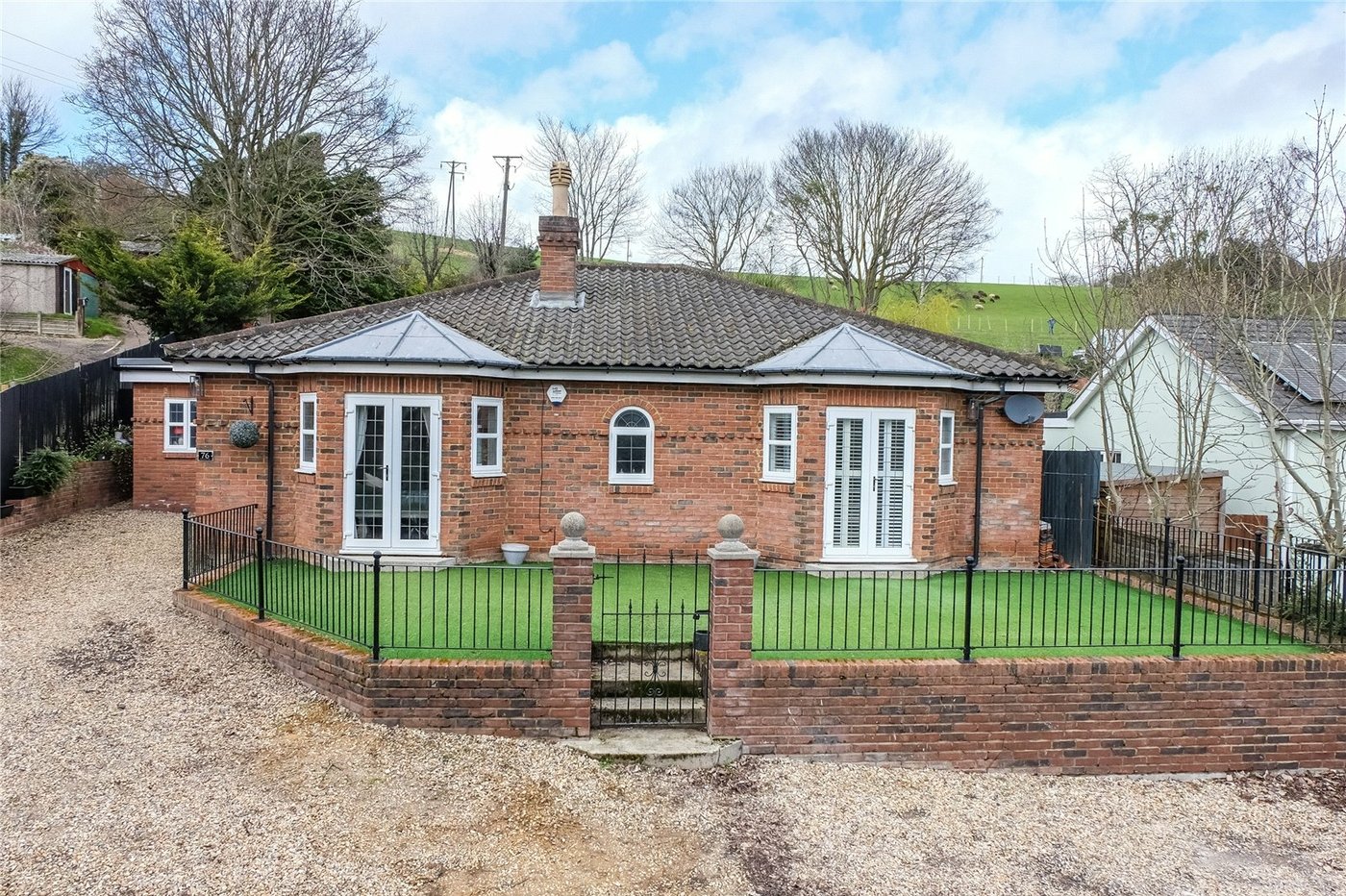 4 bedroom bungalow for sale in Cuxton | Robinson Michael & Jackson