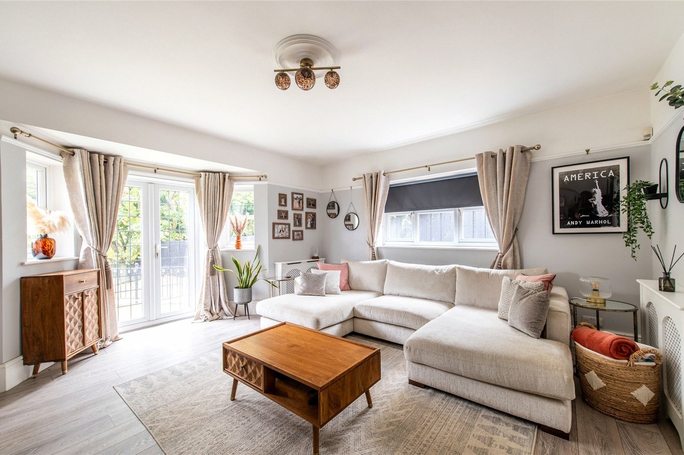 4 bedroom bungalow for sale in Cuxton | Robinson Michael & Jackson