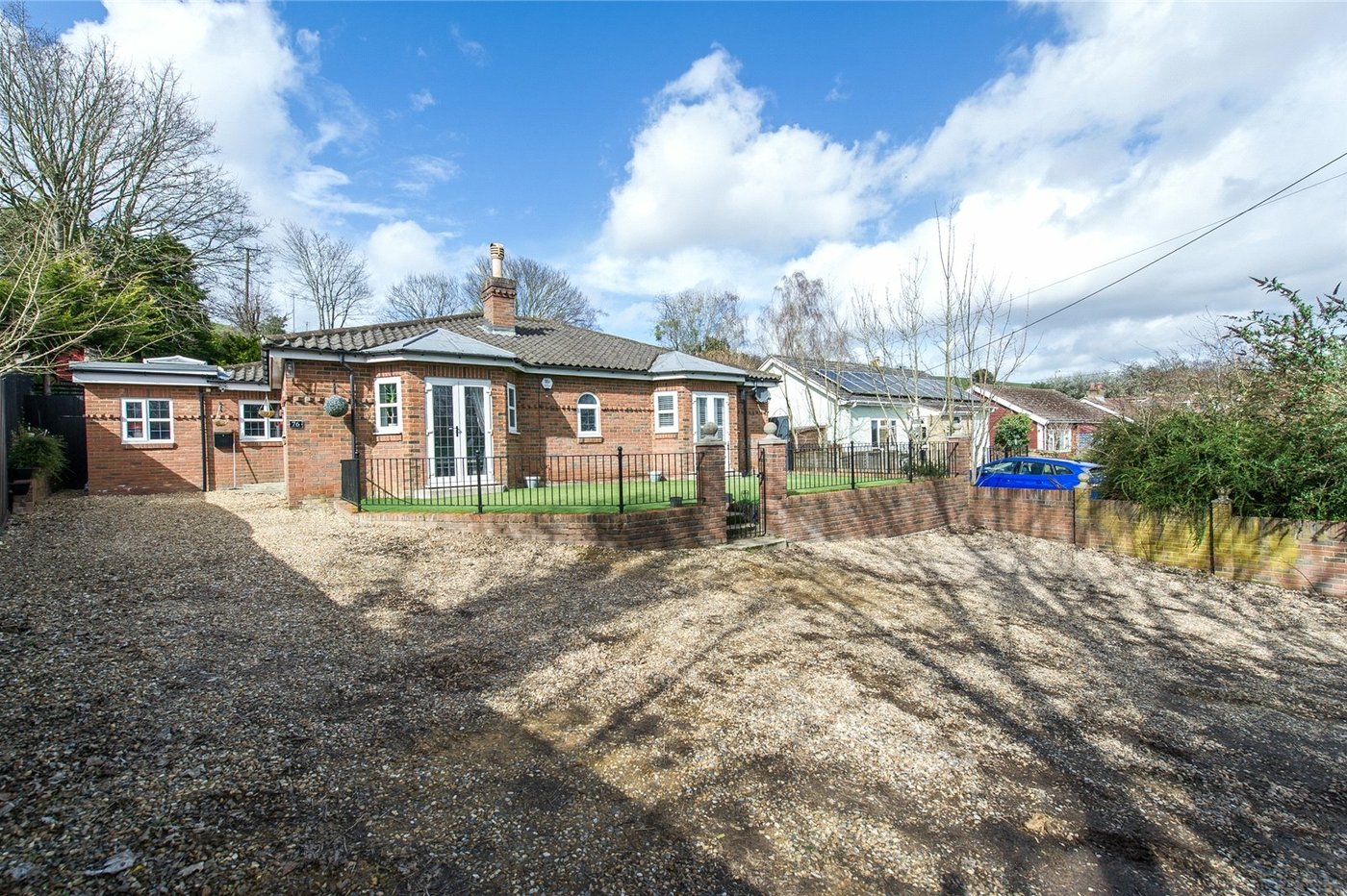 4 bedroom bungalow for sale in Cuxton | Robinson Michael & Jackson