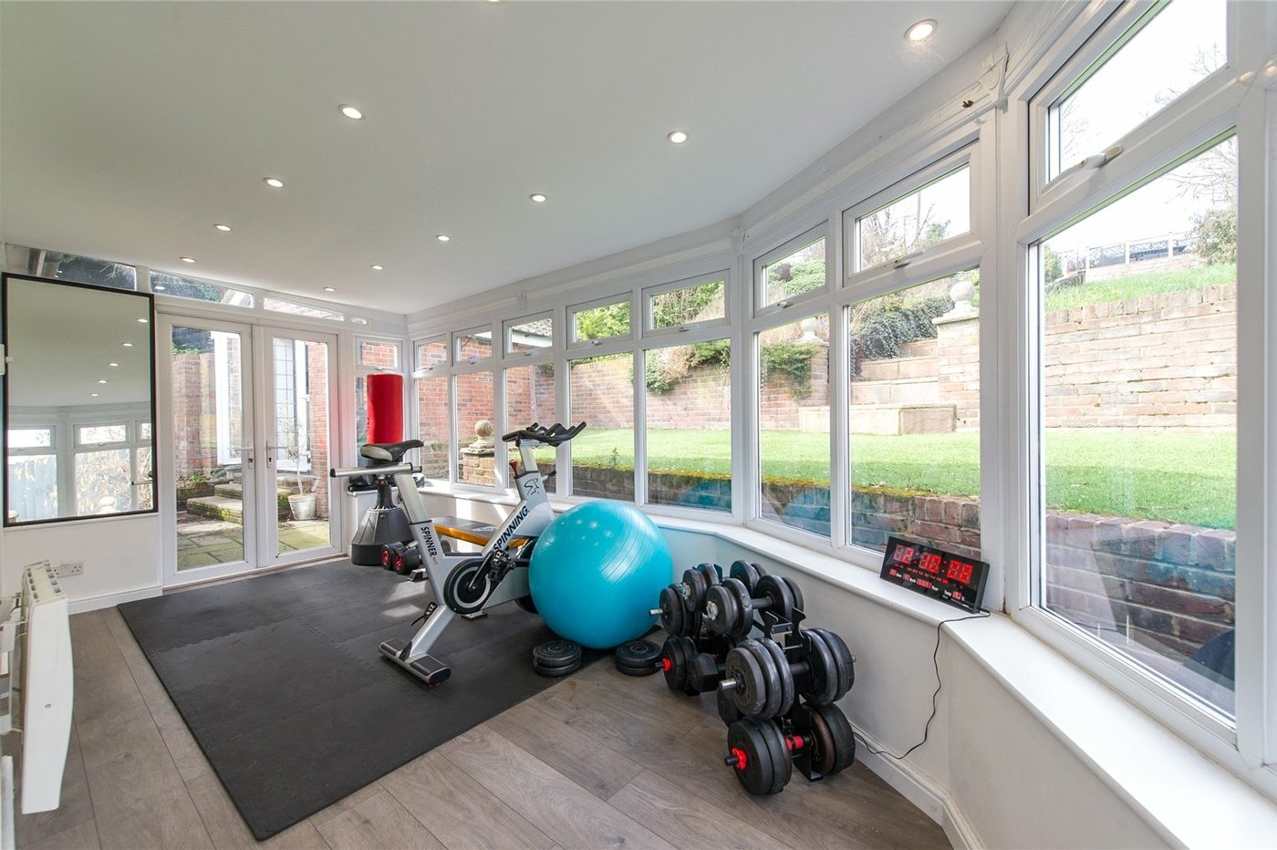 4 bedroom bungalow for sale in Cuxton | Robinson Michael & Jackson