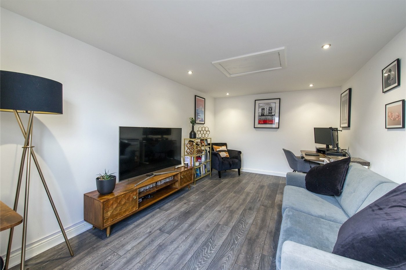 4 bedroom bungalow for sale in Cuxton | Robinson Michael & Jackson