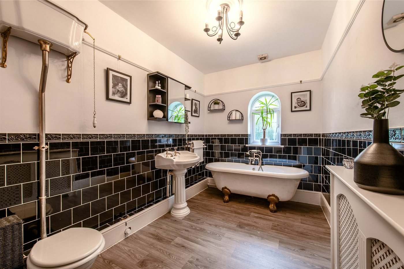 4 bedroom bungalow for sale in Cuxton | Robinson Michael & Jackson