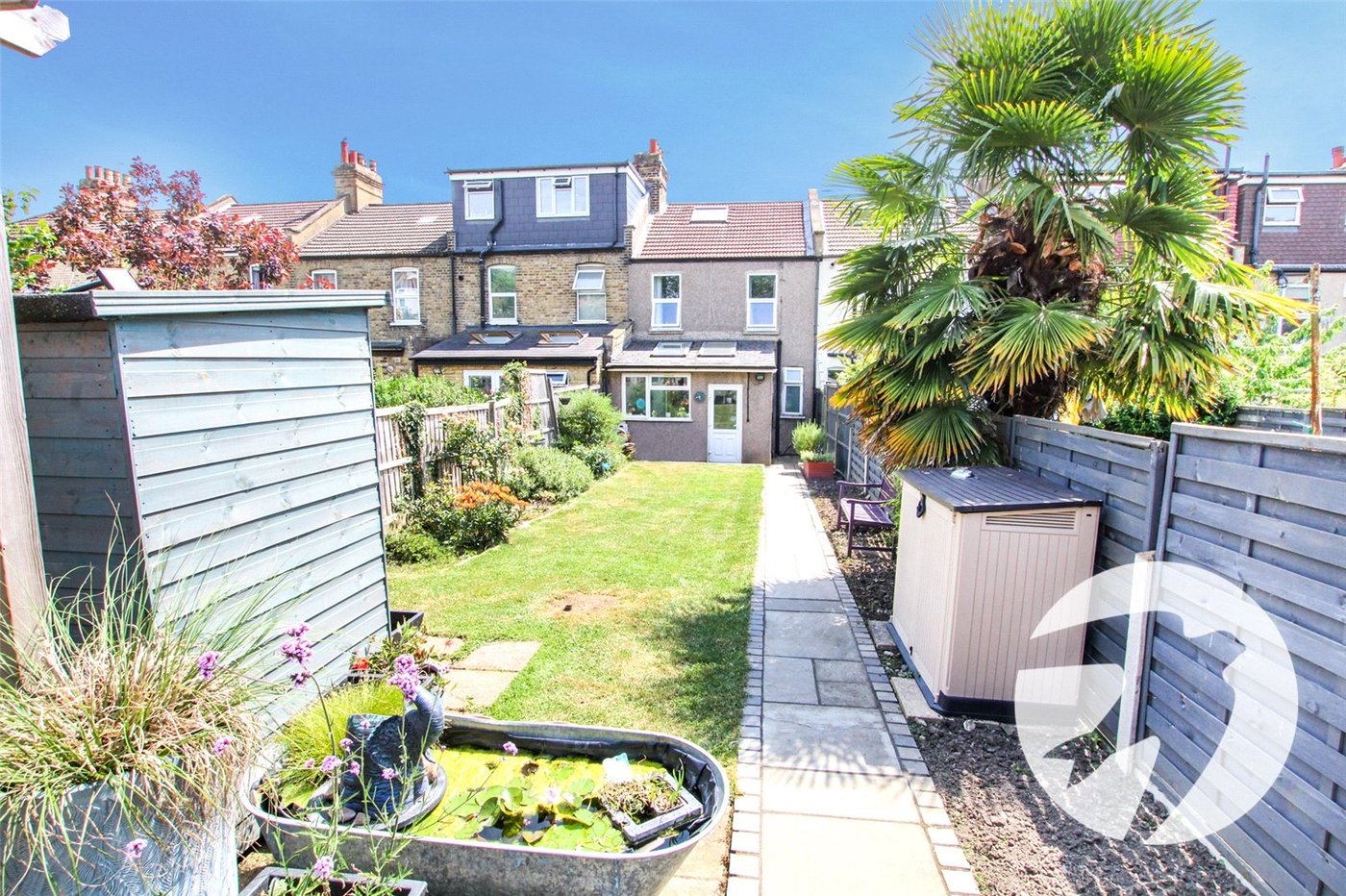 3 bedroom house for sale in London | Robinson Jackson
