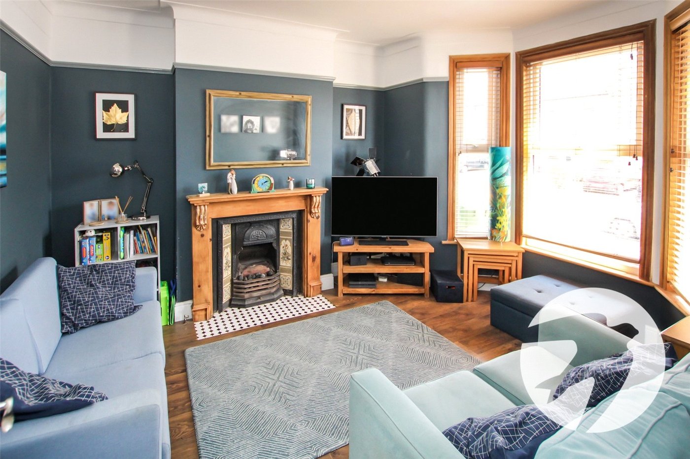 3 bedroom house for sale in London | Robinson Jackson