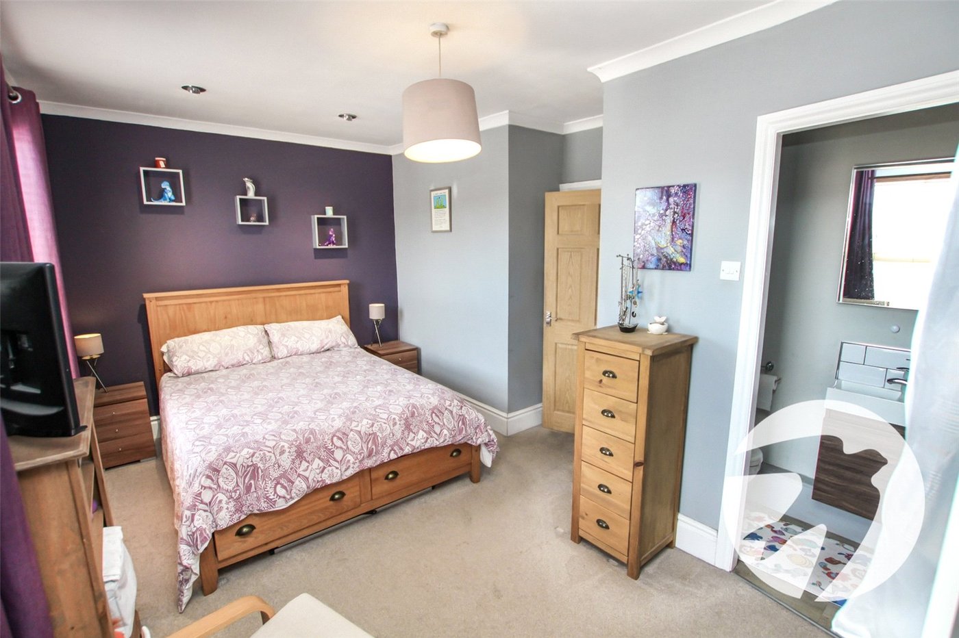 3 bedroom house for sale in London | Robinson Jackson