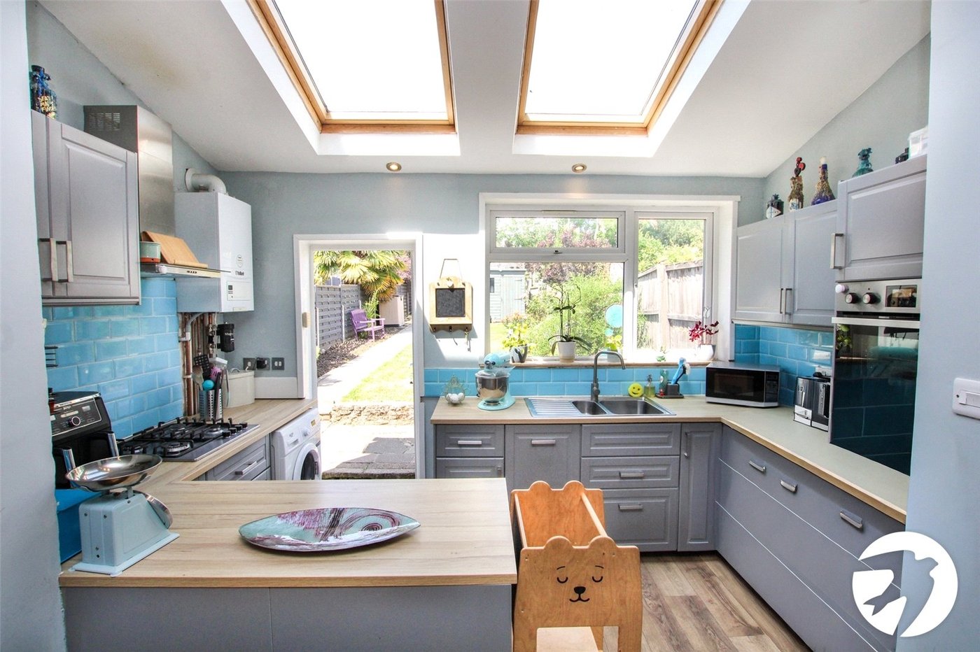 3 bedroom house for sale in London | Robinson Jackson