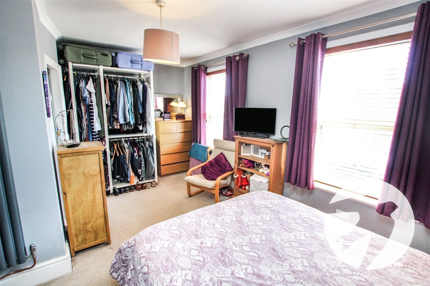 3 bedroom house for sale in London | Robinson Jackson