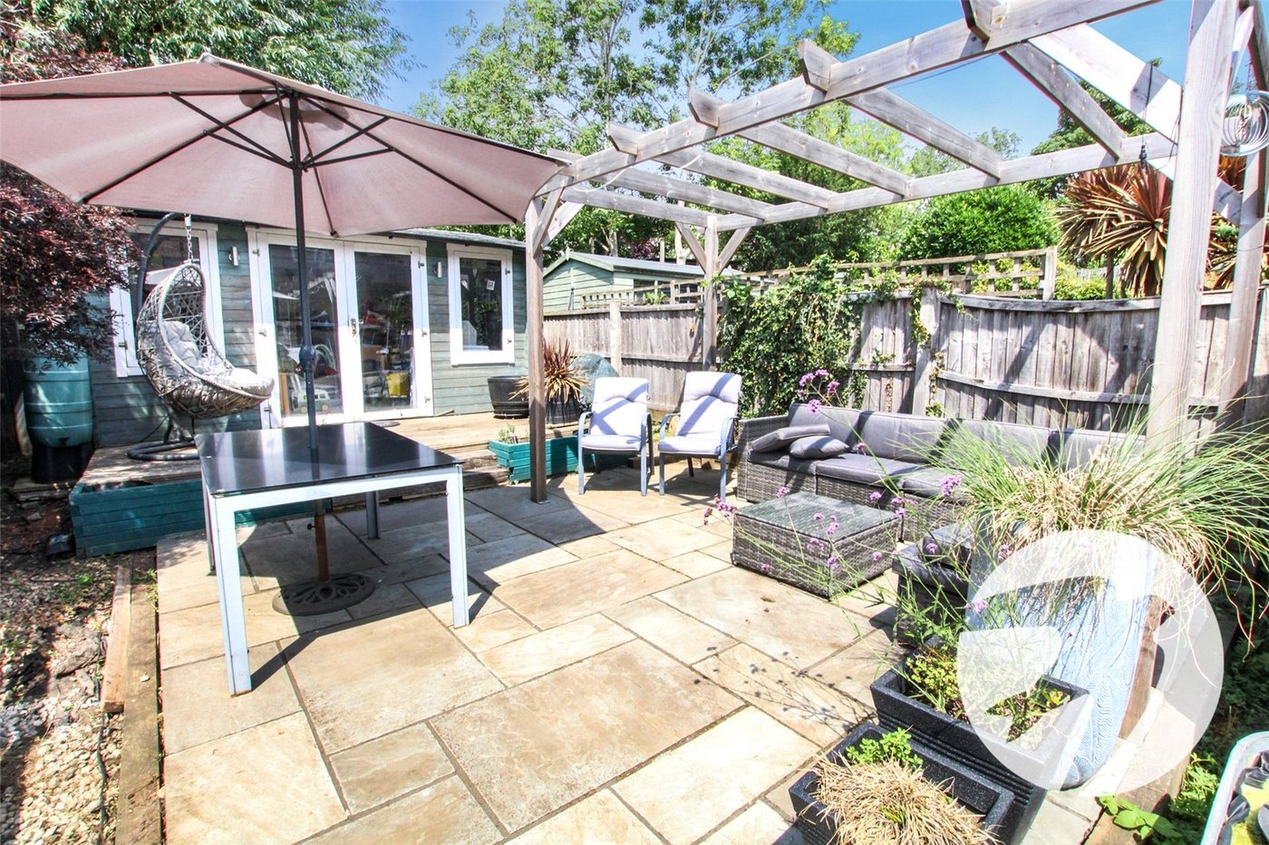 3 bedroom house for sale in London | Robinson Jackson