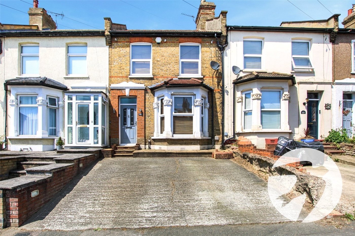 3 bedroom house for sale in London | Robinson Jackson