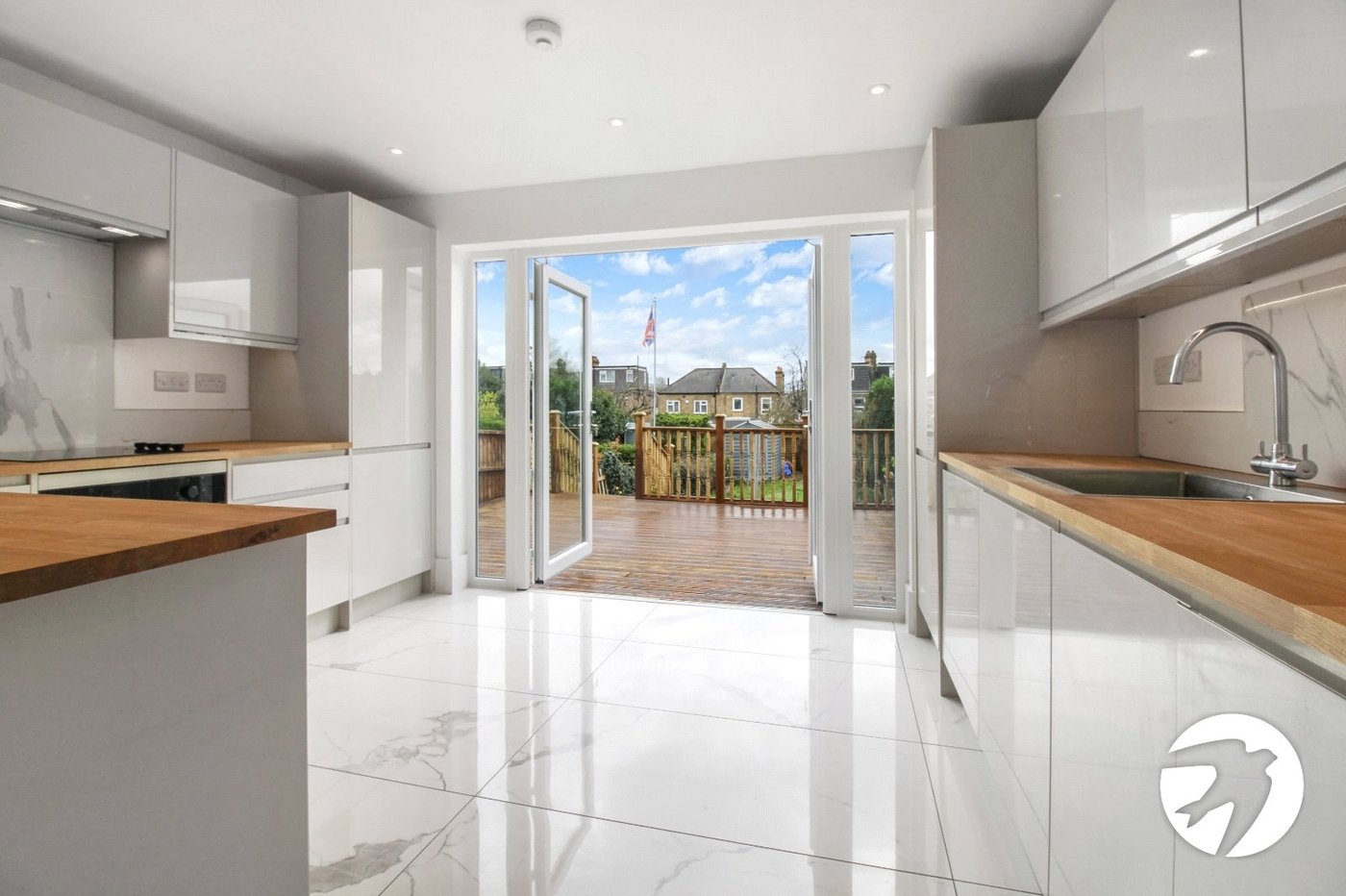 3 bedroom house for sale in London | Robinson Jackson