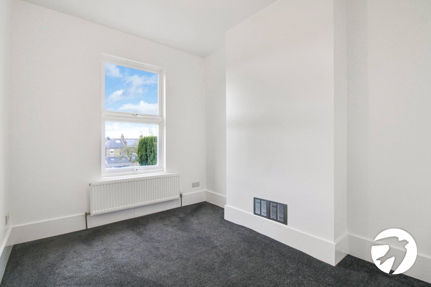 3 bedroom house for sale in London | Robinson Jackson