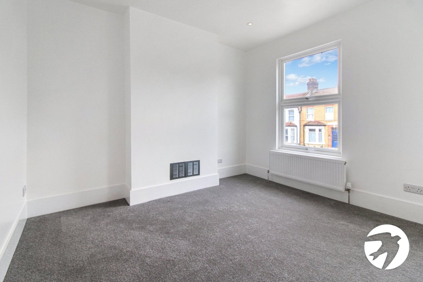 3 bedroom house for sale in London | Robinson Jackson