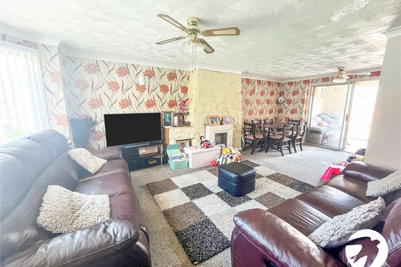 house for sale in Wainscott, Rochester, ME2 Robinson Michael & Jackson