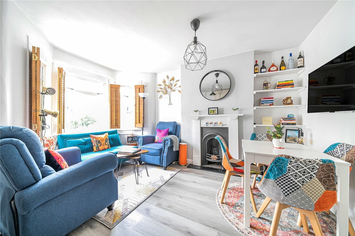 2 bedroom property for sale in London | Robinson Jackson