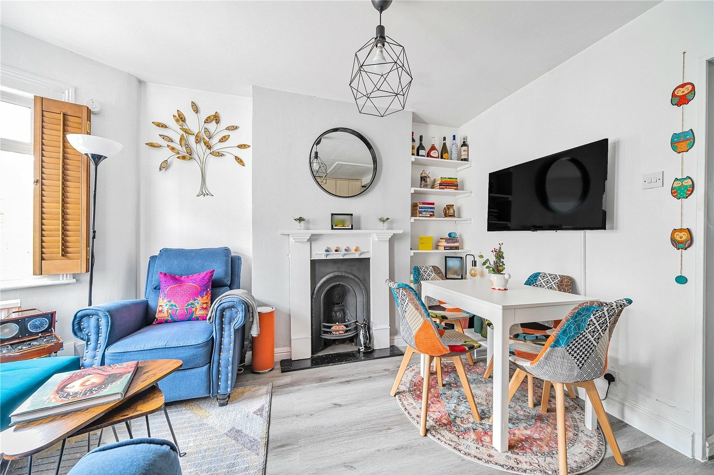 2 bedroom property for sale in London | Robinson Jackson