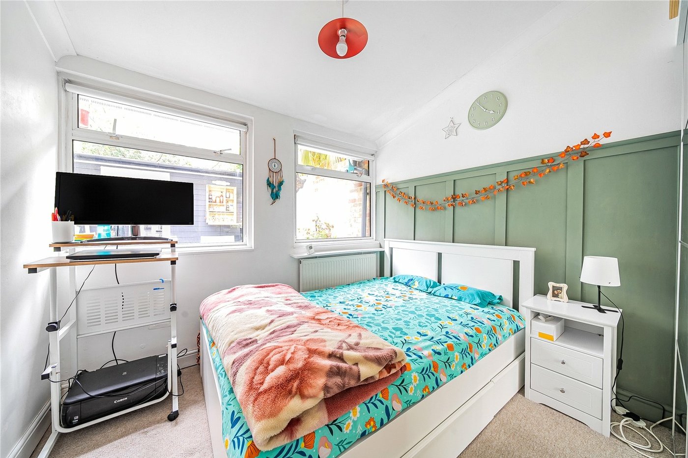 2 bedroom property for sale in London | Robinson Jackson