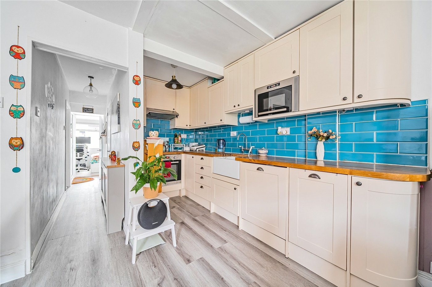 2 bedroom property for sale in London | Robinson Jackson