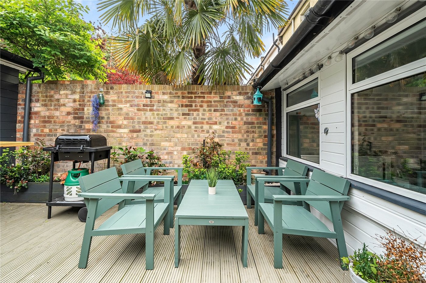 2 bedroom property for sale in London | Robinson Jackson