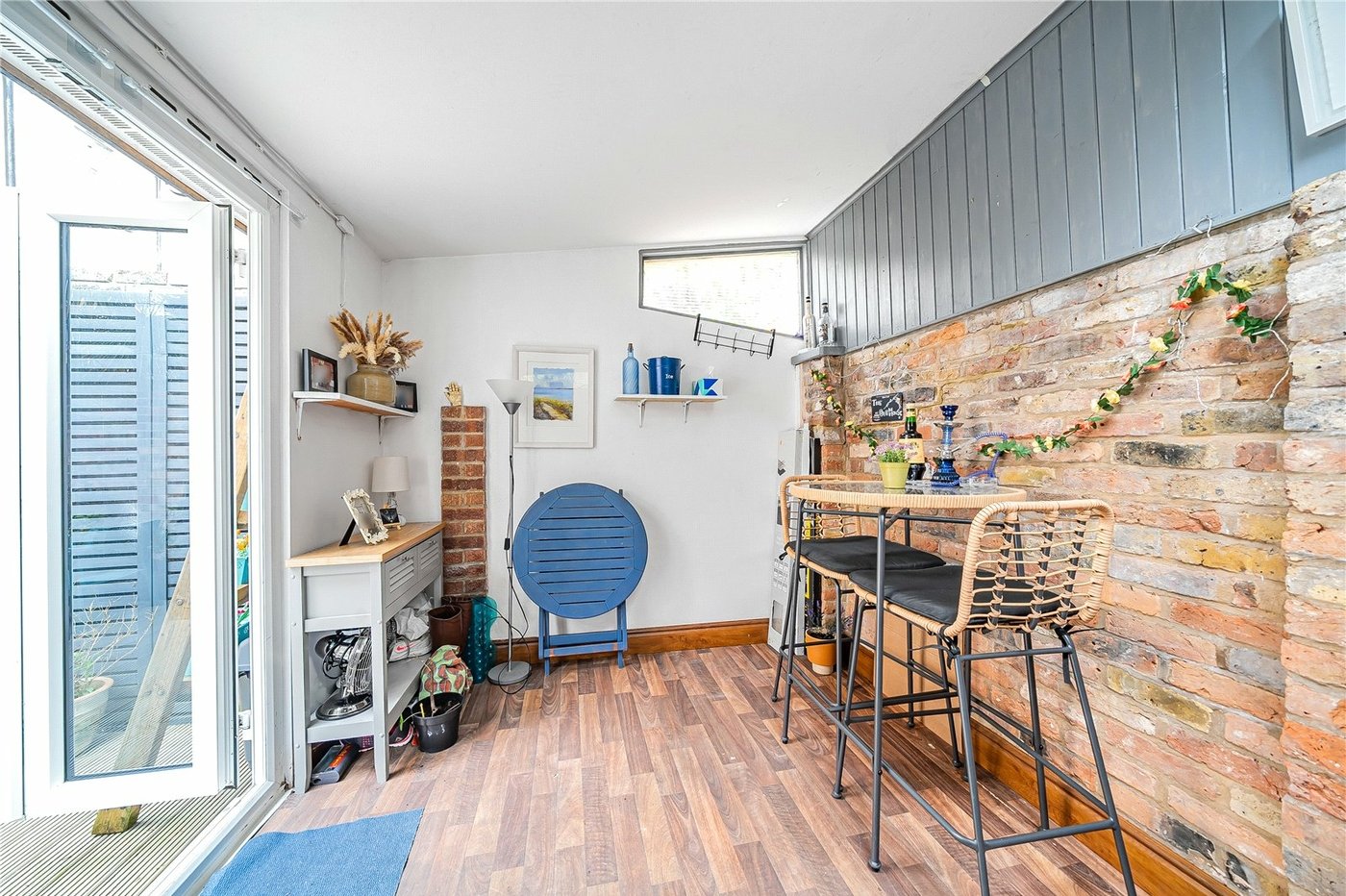 2 bedroom property for sale in London | Robinson Jackson