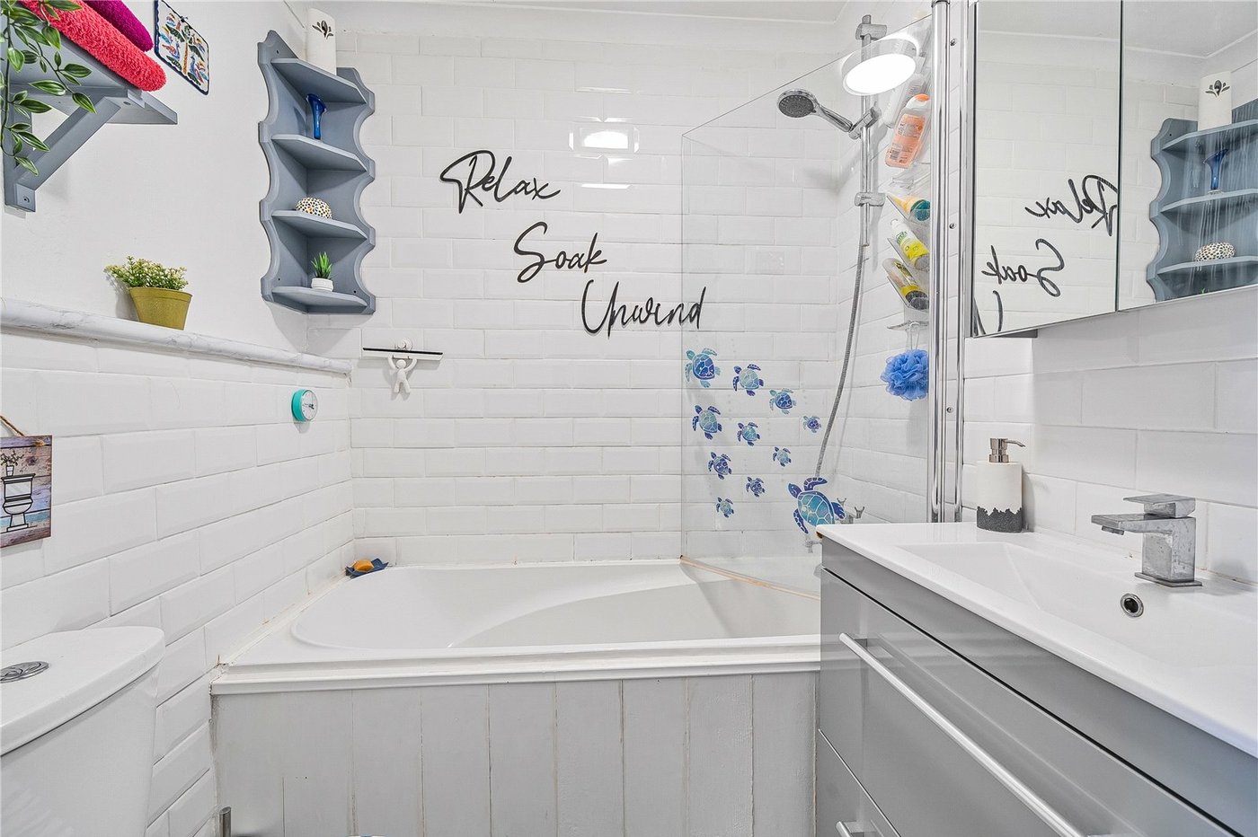 2 bedroom property for sale in London | Robinson Jackson