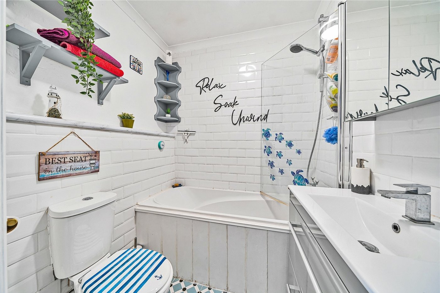 2 bedroom property for sale in London | Robinson Jackson