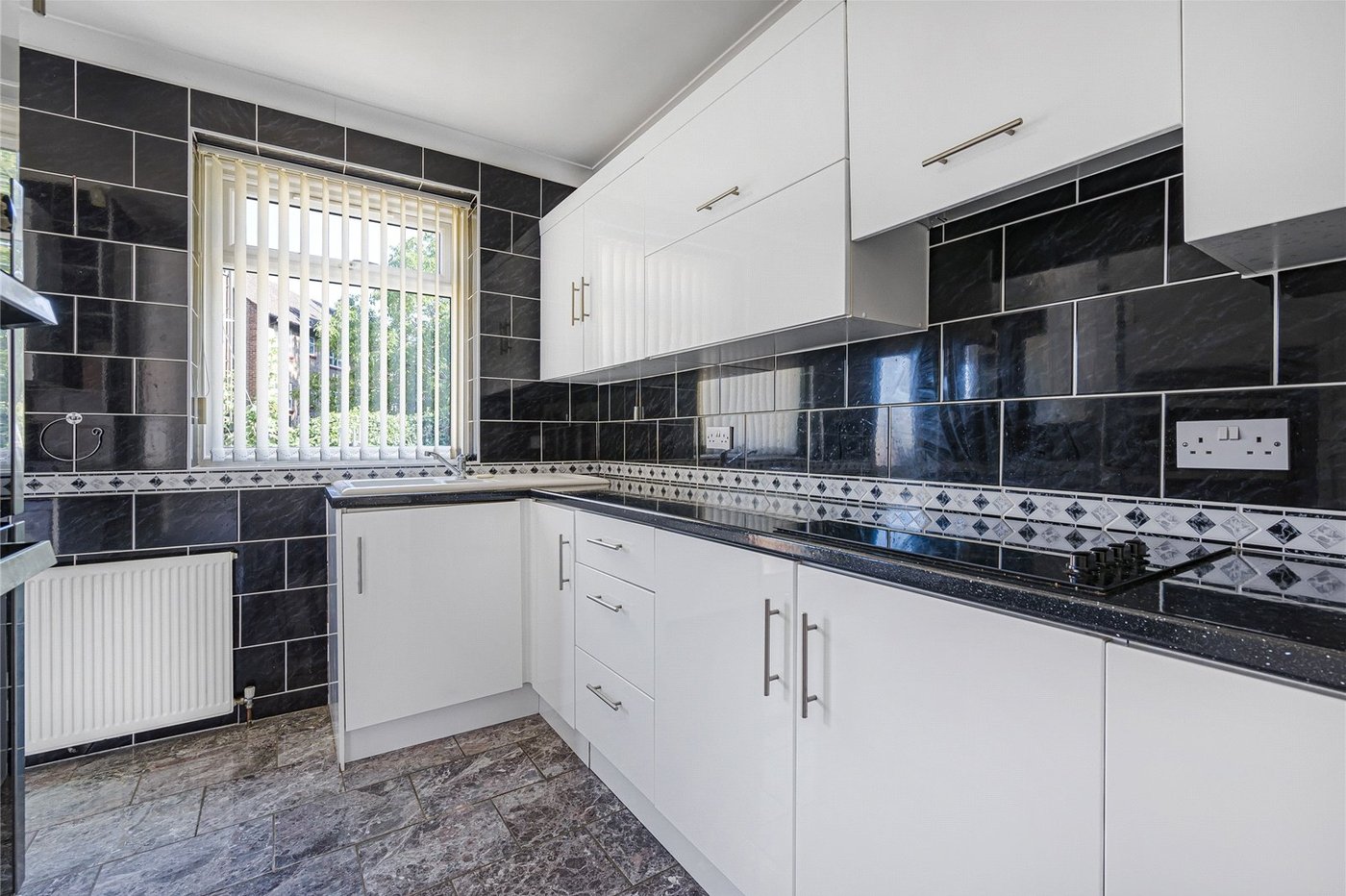 2 bedroom bungalow for sale in Welling | Robinson Jackson