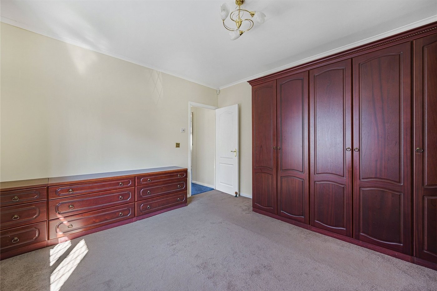 2 bedroom bungalow for sale in Welling | Robinson Jackson