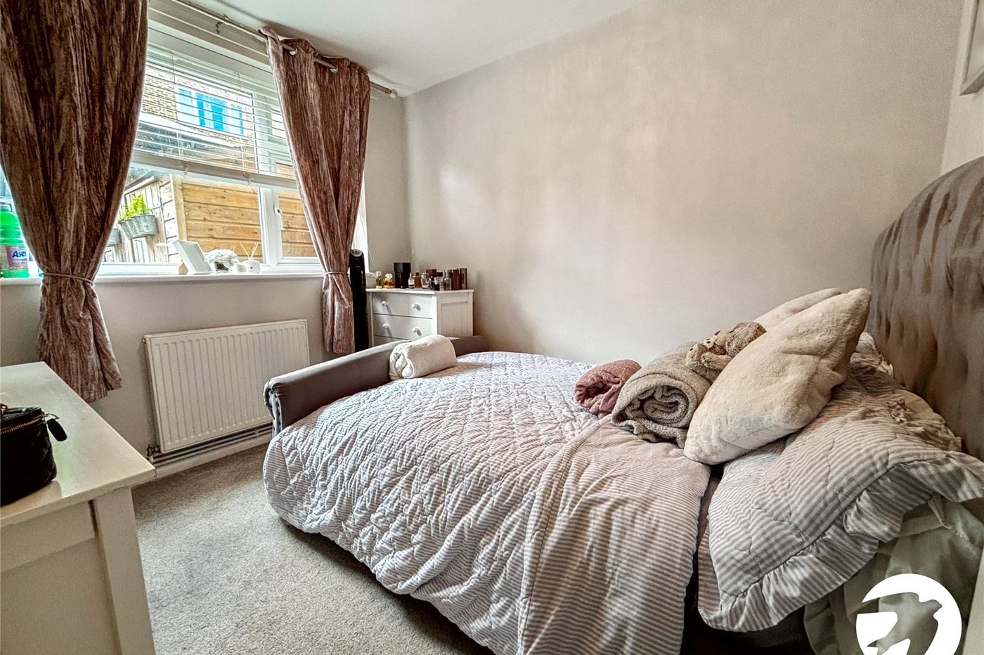 2 bedroom property for sale in Maidstone | Robinson Michael & Jackson