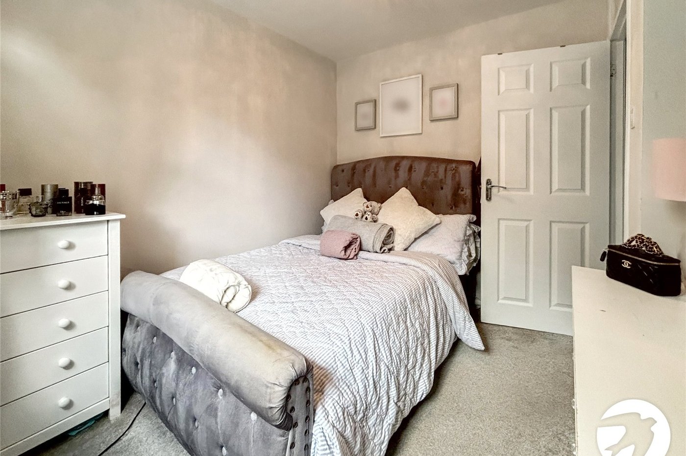 2 bedroom property for sale in Maidstone | Robinson Michael & Jackson