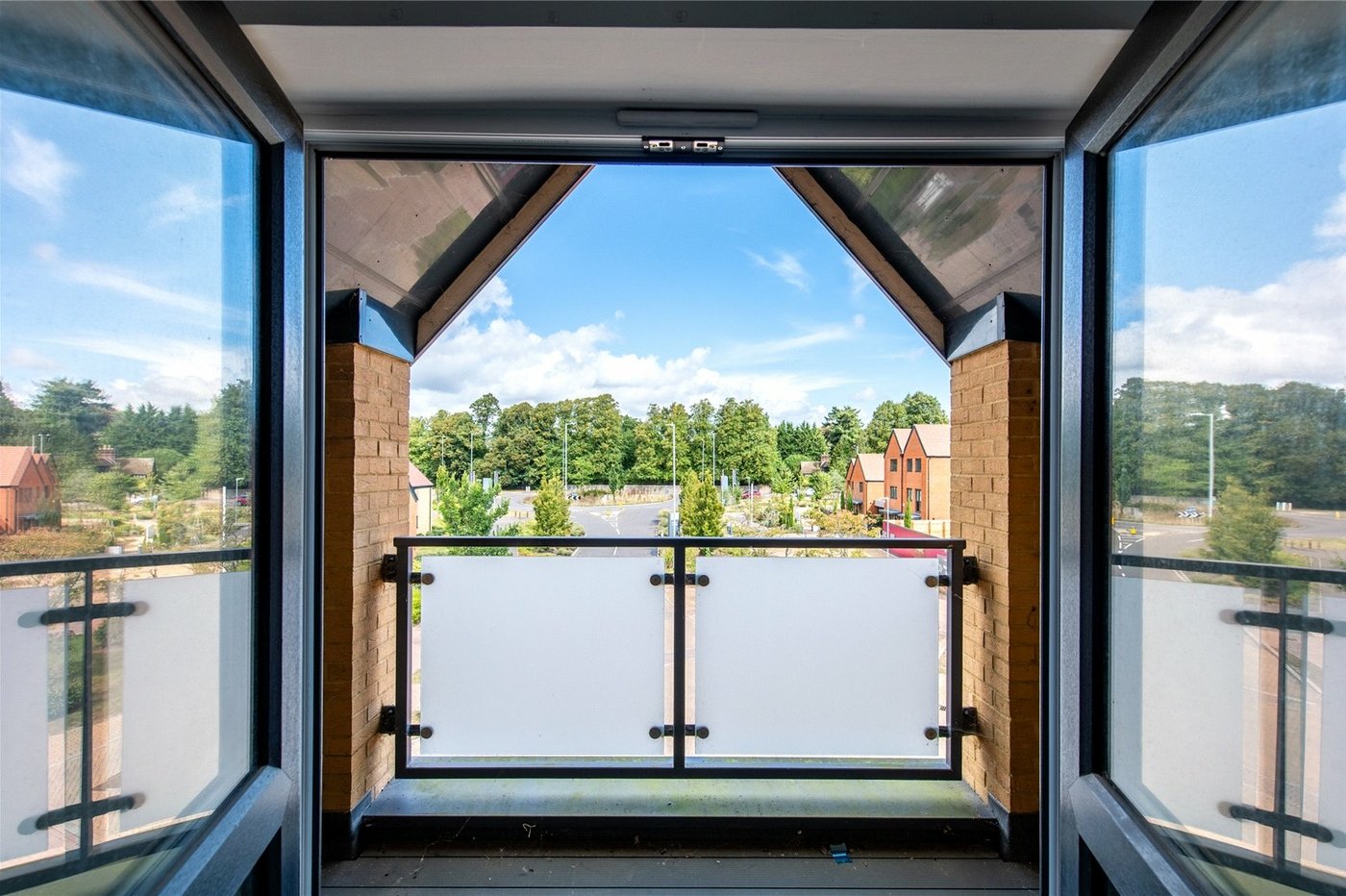 2 bedroom property for sale in Langley | Robinson Michael & Jackson